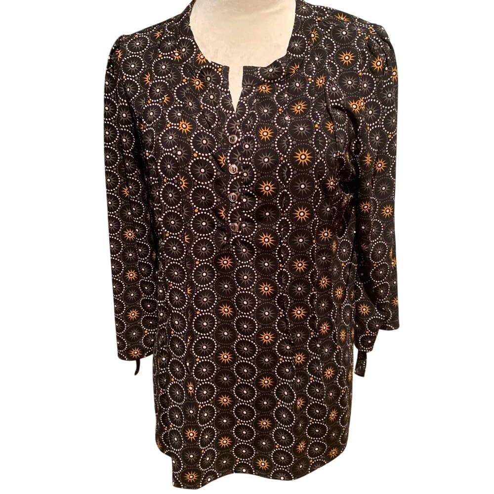 BY DESIGN. Beautiful Black, yellow‎ & white print shirt. Long adjustable …